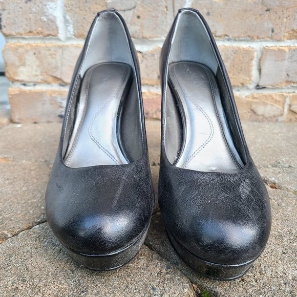 Tahari SOPHIA Black Leather Platform Pump Heels - Picture 4 of 7